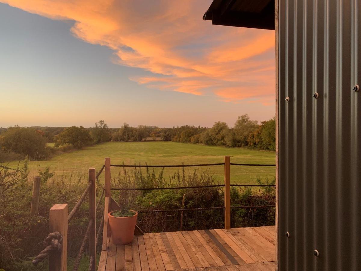Countryside Garden Summer House Calne Dış mekan fotoğraf